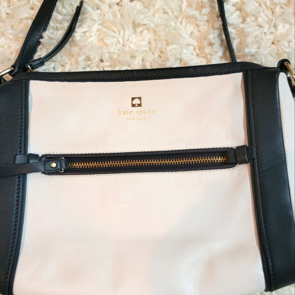 Kate Spade ♠️ Medium Size Cross-body
